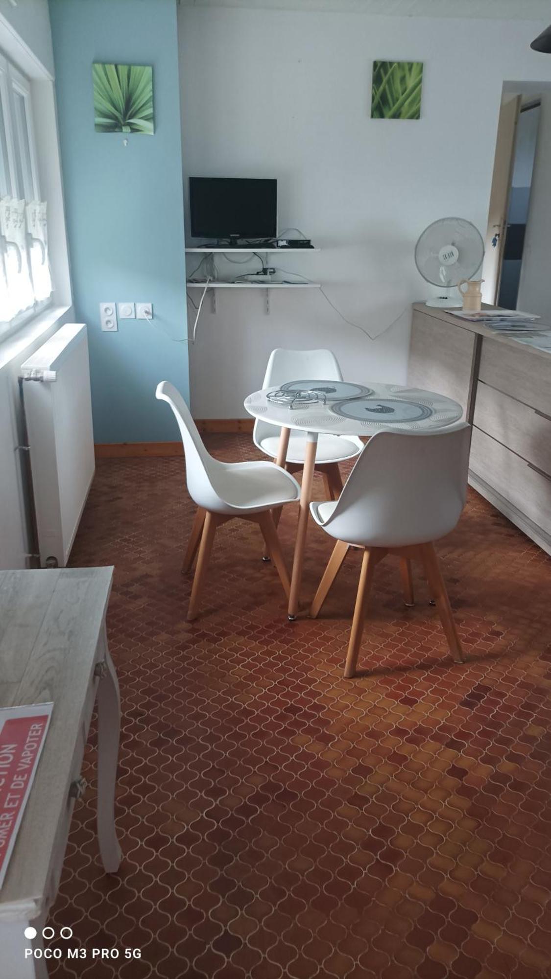 Appartement bord de rivière à Accons Extérieur photo